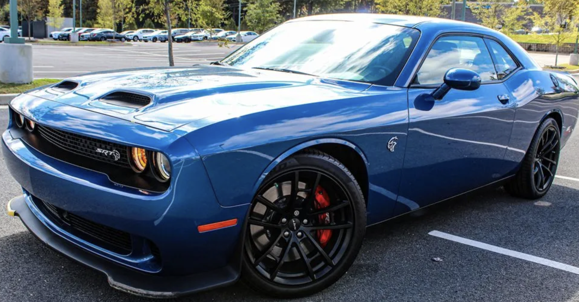 
								Dodge Challenger SRT full									